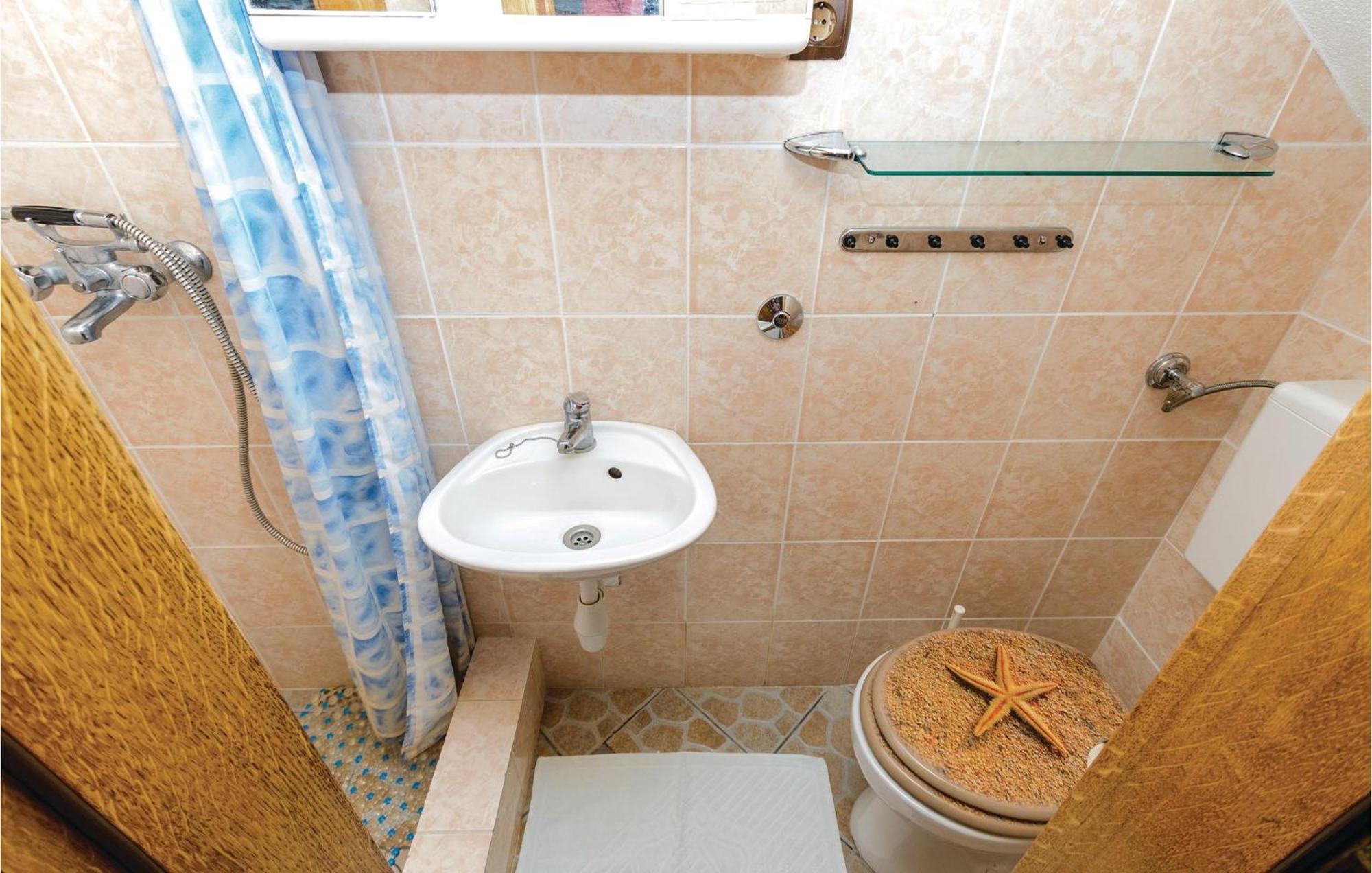 1 Bedroom Gorgeous Home In Slivno 클레크 외부 사진