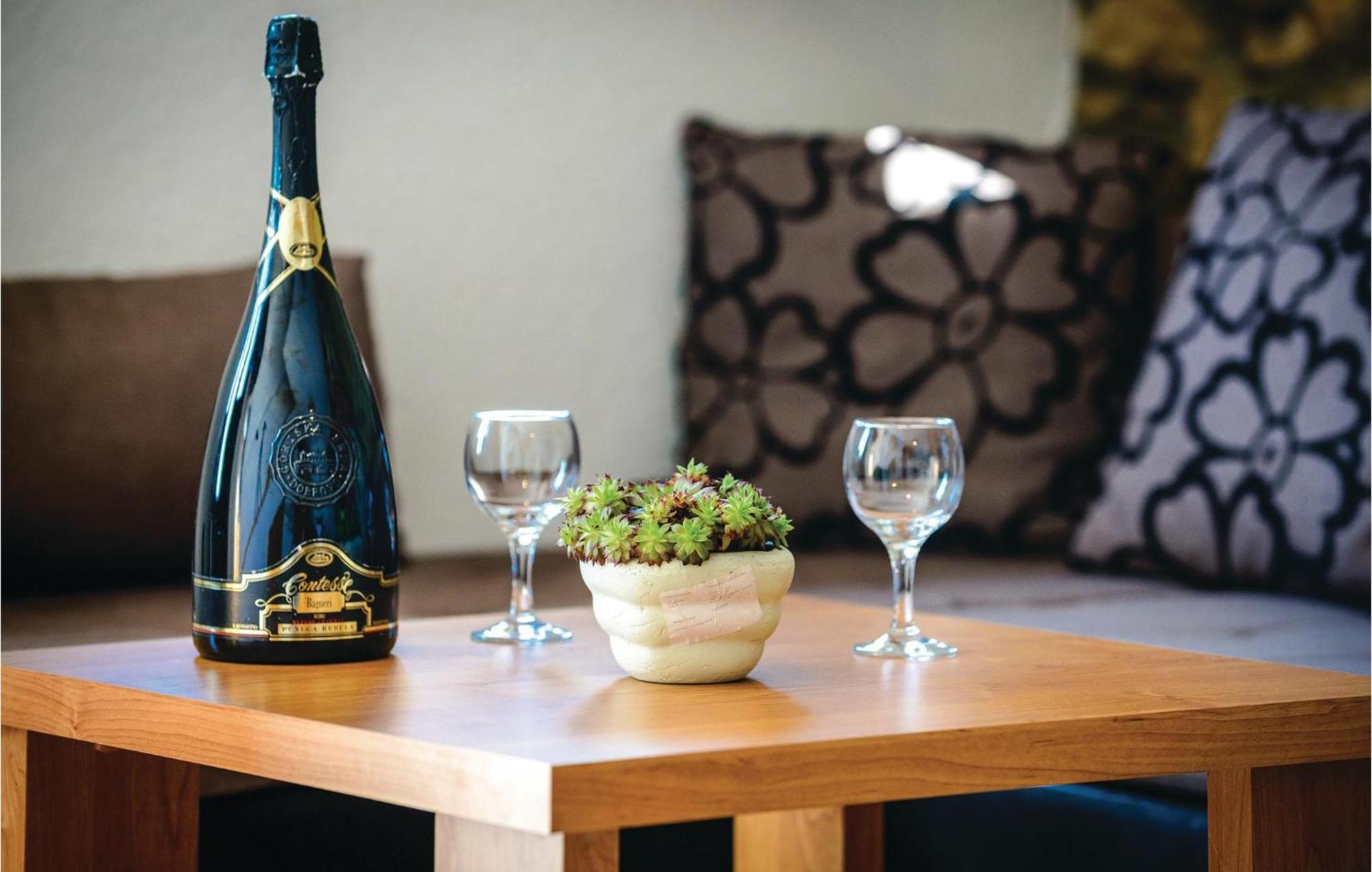 1 Bedroom Gorgeous Home In Slivno 클레크 외부 사진